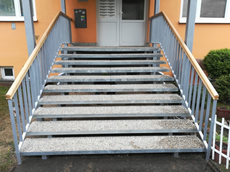 Revitalizácia schodov do bytového domu PD